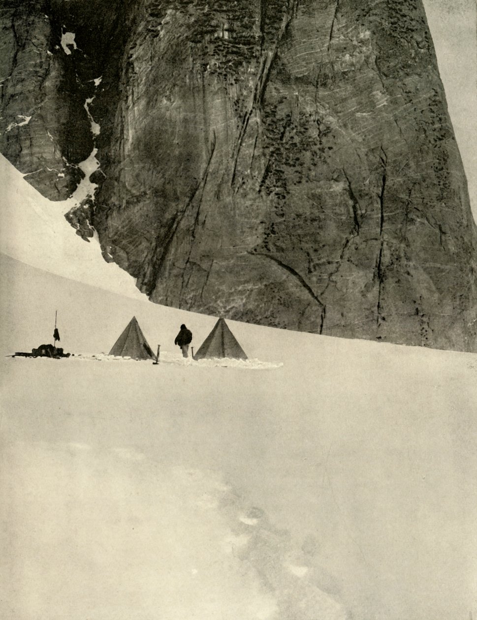 O acampamento sob o pilar de granito, a meia milha do depósito inferior da geleira ... 27 de janeiro de 1909 de Unbekannt