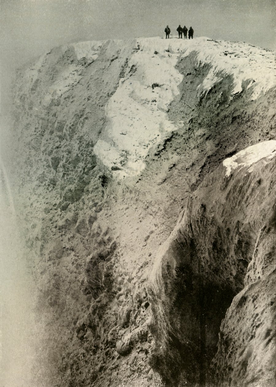 A cratera de Erebus, 900 pés de profundidade e meia milha de largura, 1908, 1909. de Unbekannt