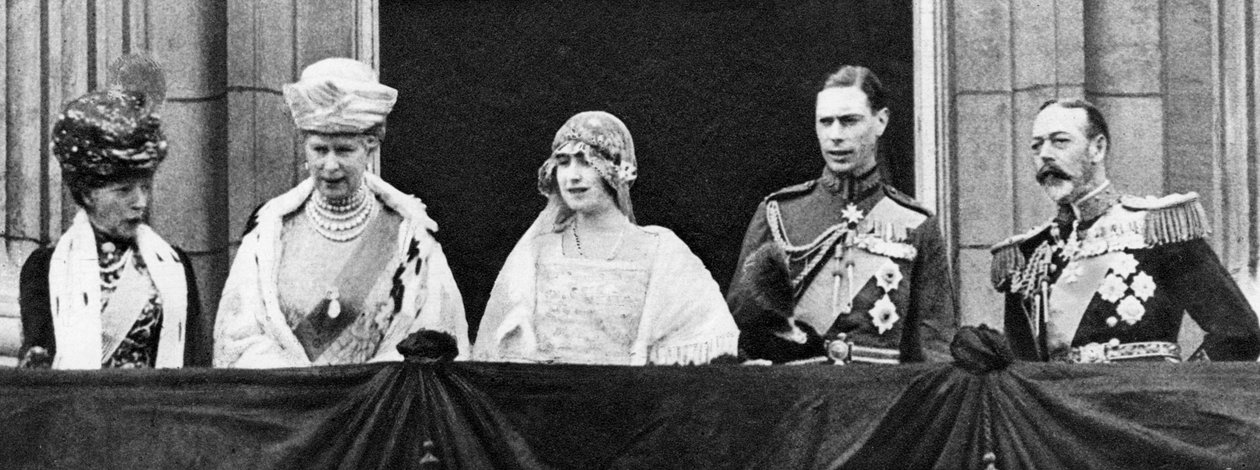Duque e Duquesa de York no Palácio de Buckingham após o casamento, abril de 1923 de Unbekannt