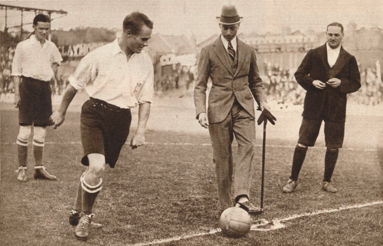 The Duke of York, partida de futebol beneficente, Tottenham Hotspurs e Corinthians, c1921 de Unbekannt