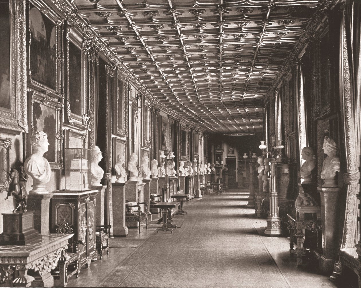 O corredor do leste, Castelo de Windsor, Berkshire, 1894. de Unbekannt