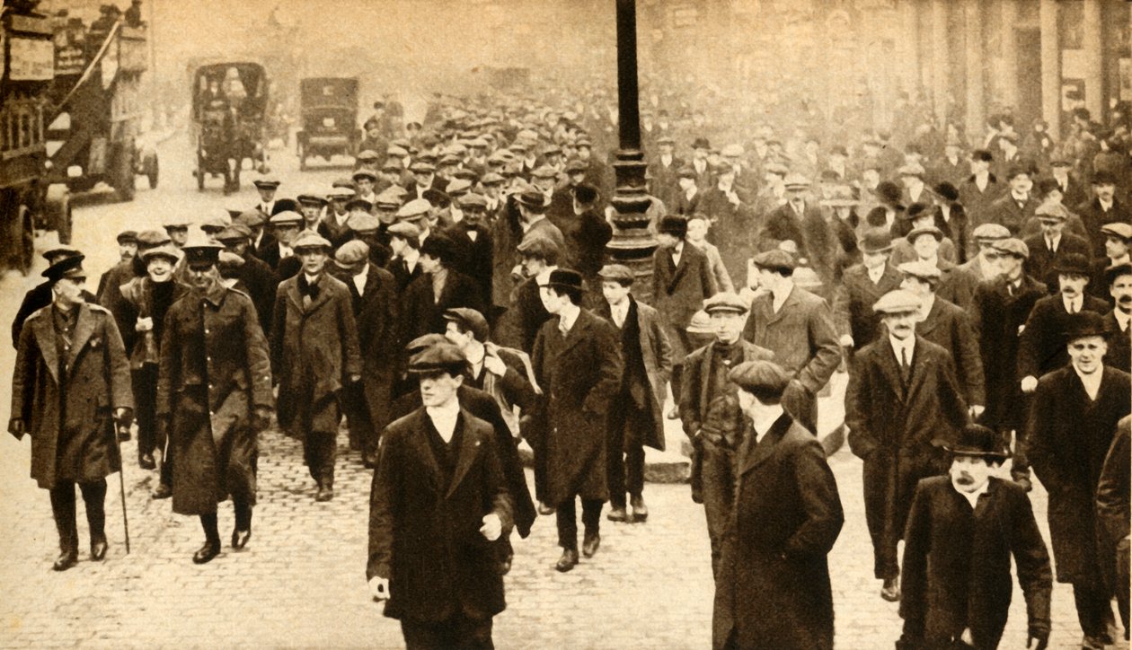 O batalhão de jogadores de futebol, Londres, Primeira Guerra Mundial, 1914-1918, 1933. de Unbekannt