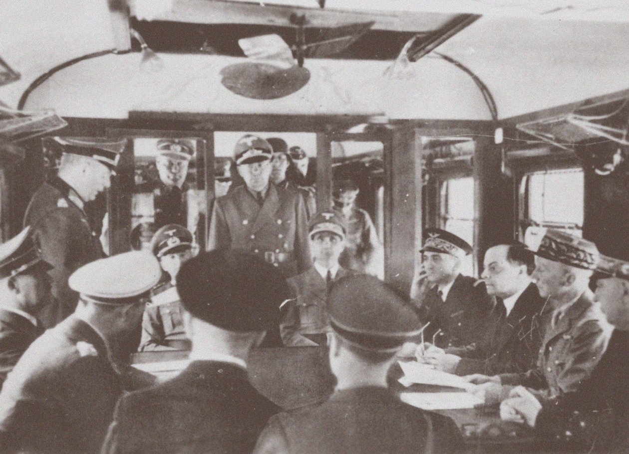 As delegações alemã e francesa dentro de um vagão de trem em Compiègne para a assinatura de Frances sur de Unbekannt