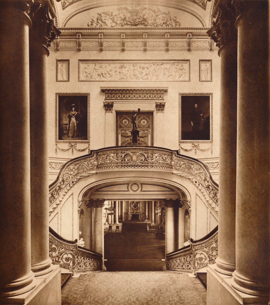 A Grande Escadaria no Palácio de Buckingham, 1935 de Unbekannt