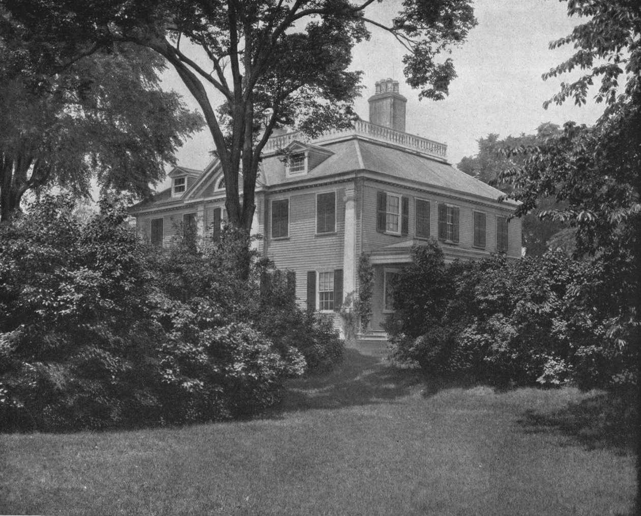 A casa do poeta Longfellow, Cambridge, Massachusetts, EUA, c1900. de Unbekannt