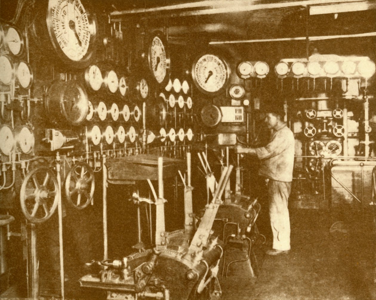 A principal plataforma de controle do motor do Aquitania., C1930. de Unbekannt