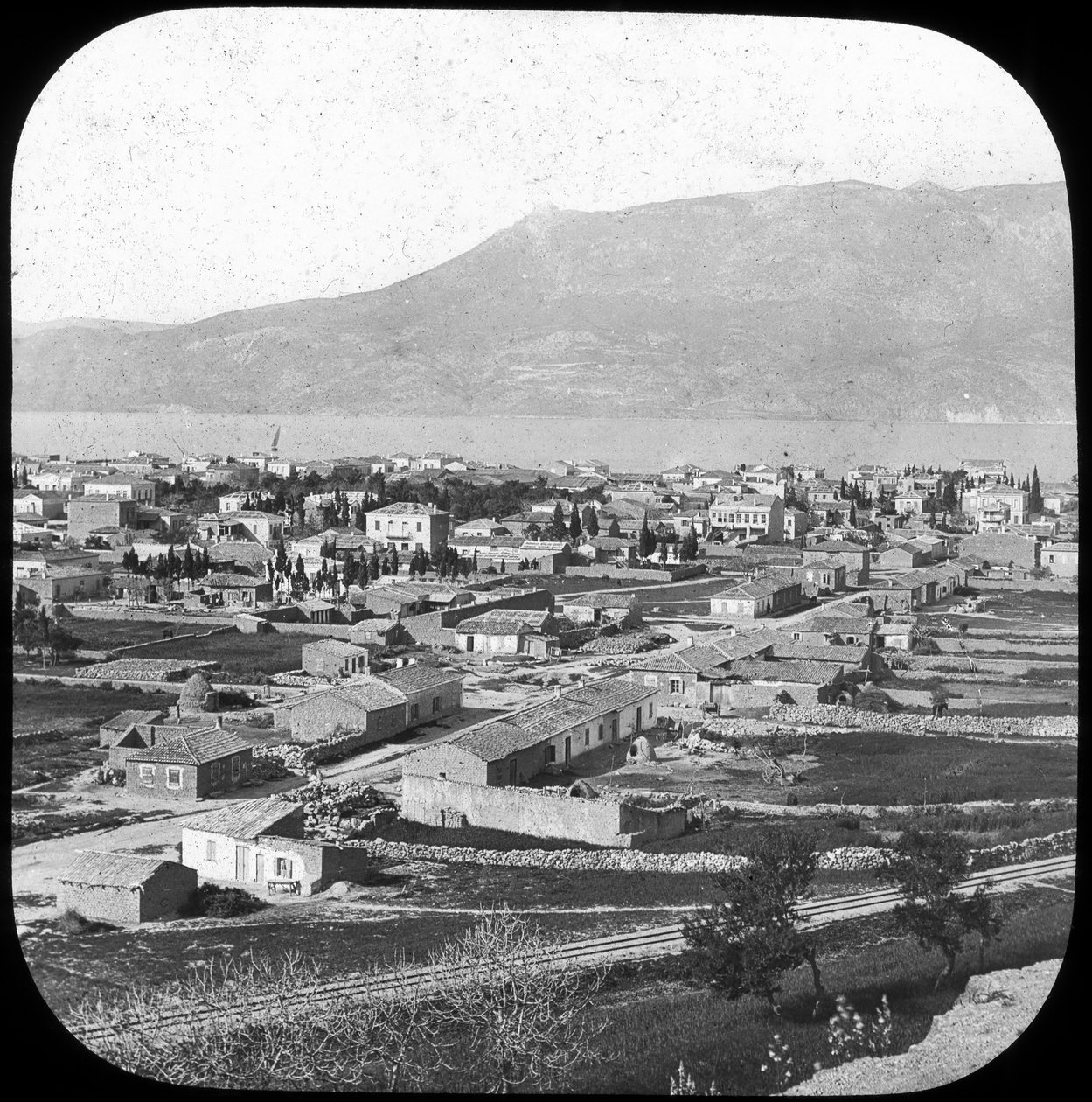 A cidade nova, Corinto, Grécia, final do século XIX ou início do século XX de Unbekannt