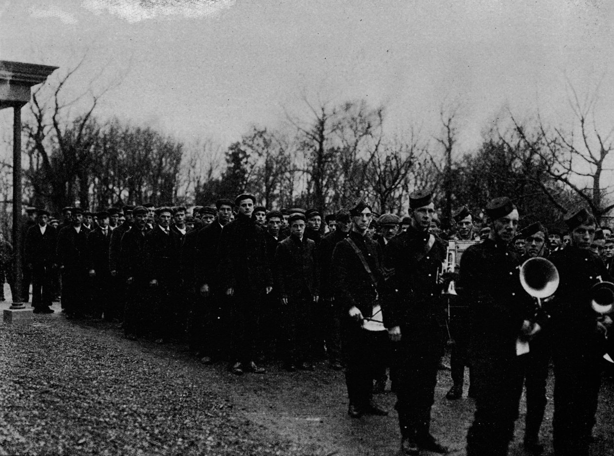 A Reserva Naval de Terra Nova desfilando diante do Governador em St. Johns, c1902, 1903 de Unbekannt