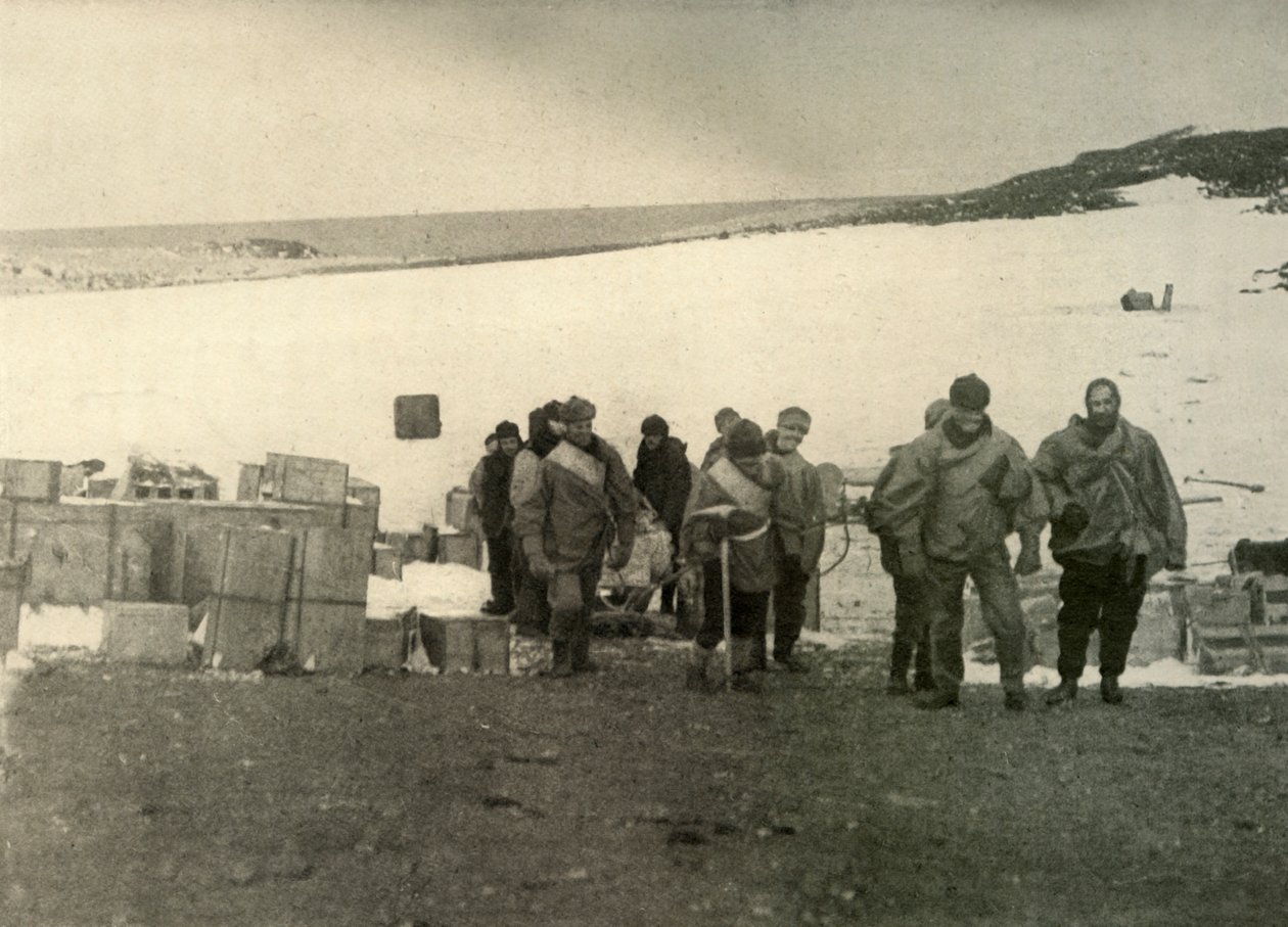 O partido que ascendeu ao monte Erebus, saindo da cabana, 1908, 1909. de Unbekannt
