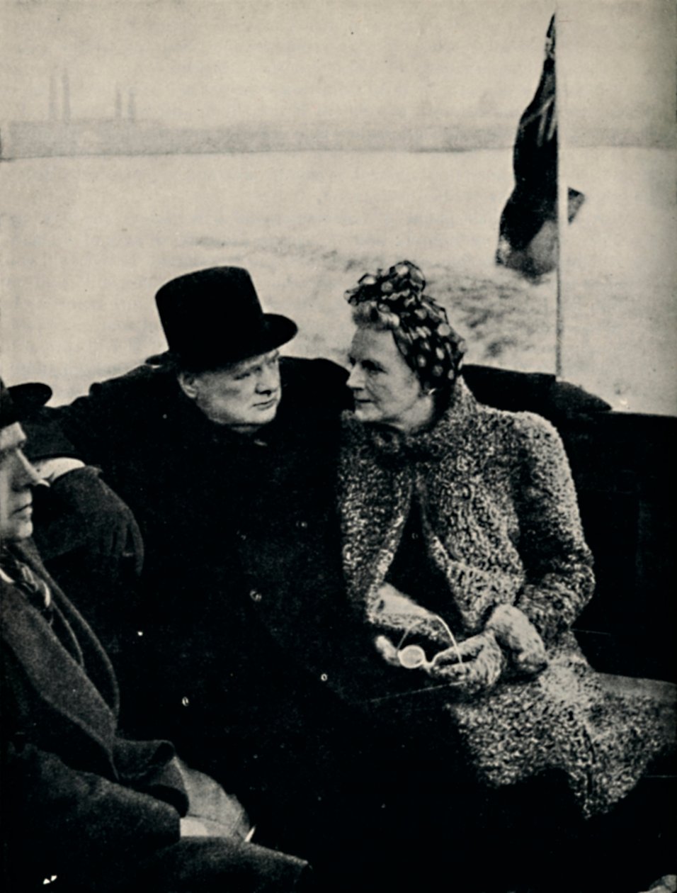 O primeiro-ministro visita as docas de Londres, c1940, 1945. de Unbekannt