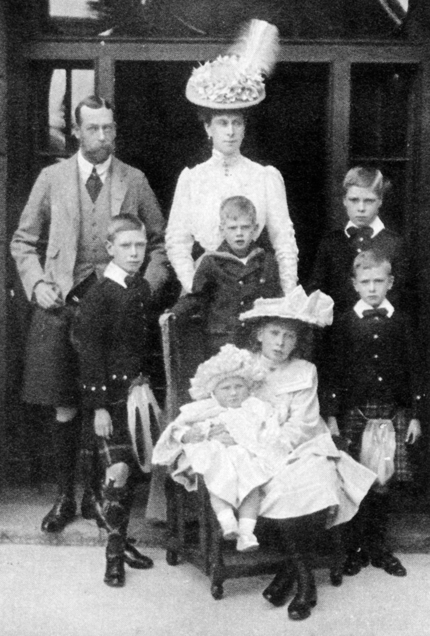O príncipe e a princesa de Gales e seus filhos, Abergeldie, Escócia, 1906 de Unbekannt