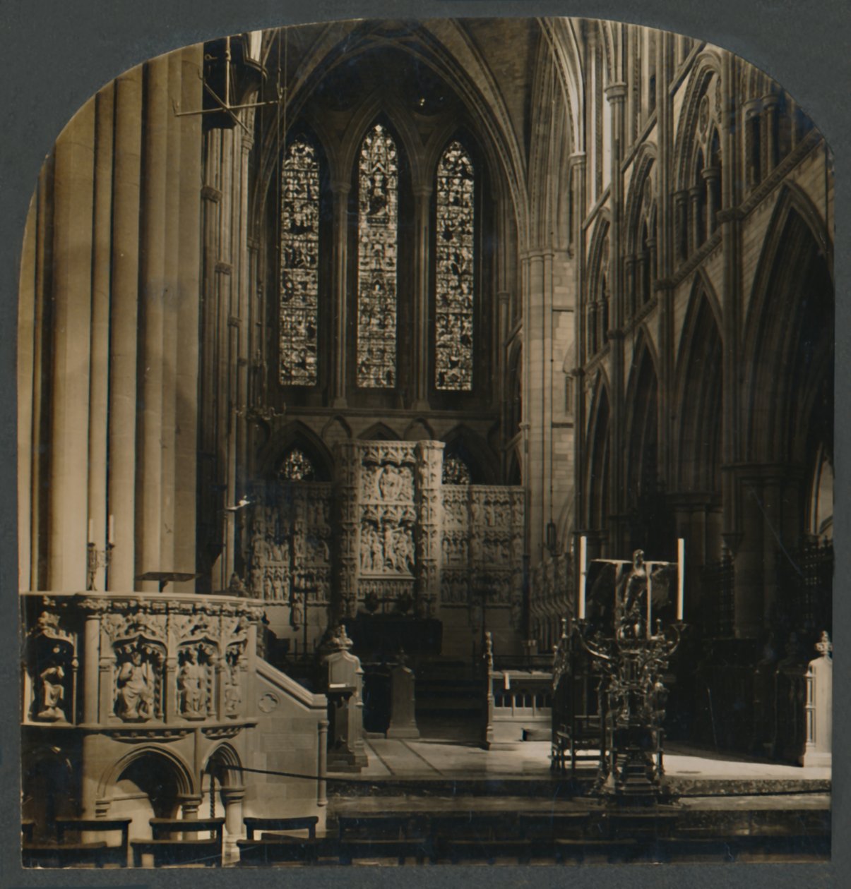 O púlpito e o coro da catedral de Truro, Eng., C1910. de Unbekannt