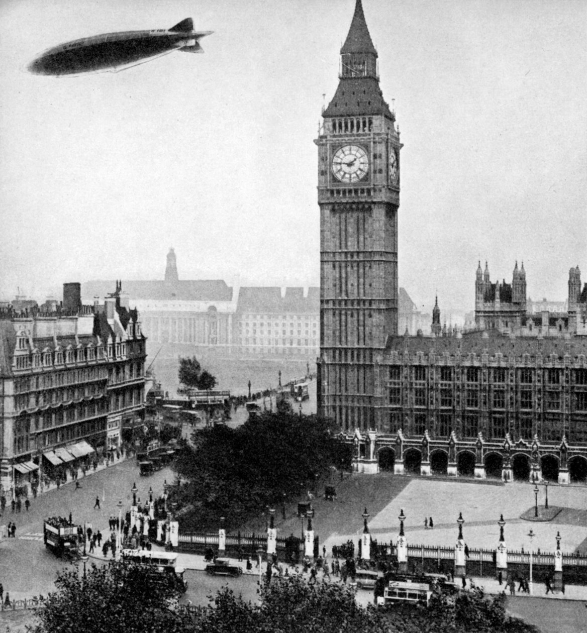 O R101 passando sobre a Câmara dos Comuns, 14 de outubro de 1929 1936 de Unbekannt