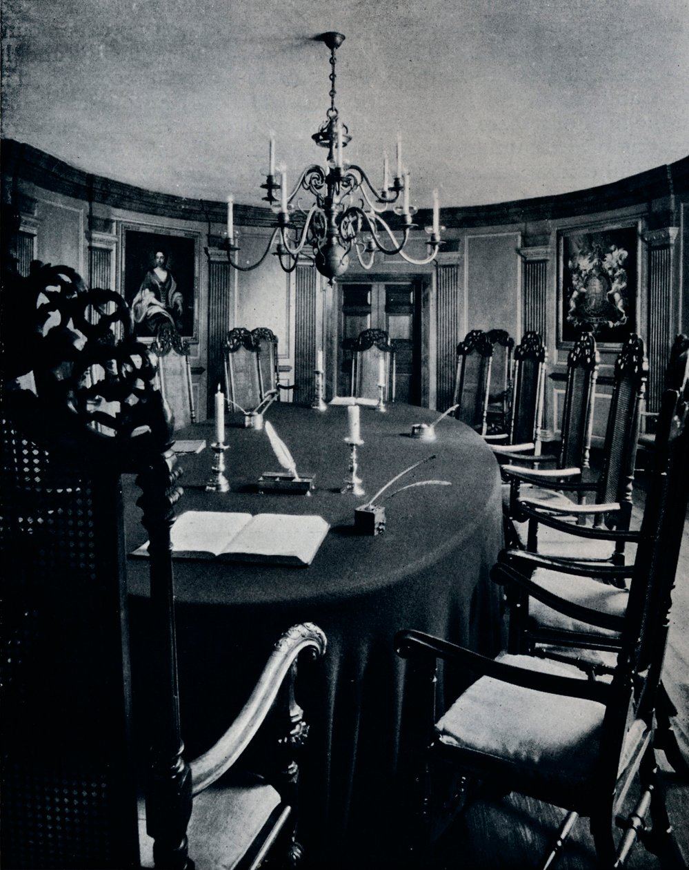 A sala no Capitólio onde o Conselho Executivo se reuniu, c1938 de Unbekannt