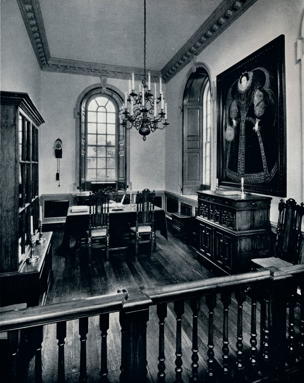 O escritório de secretários no Capitólio, na ala dedicada ao tribunal geral e ao conselho, c1938 de Unbekannt