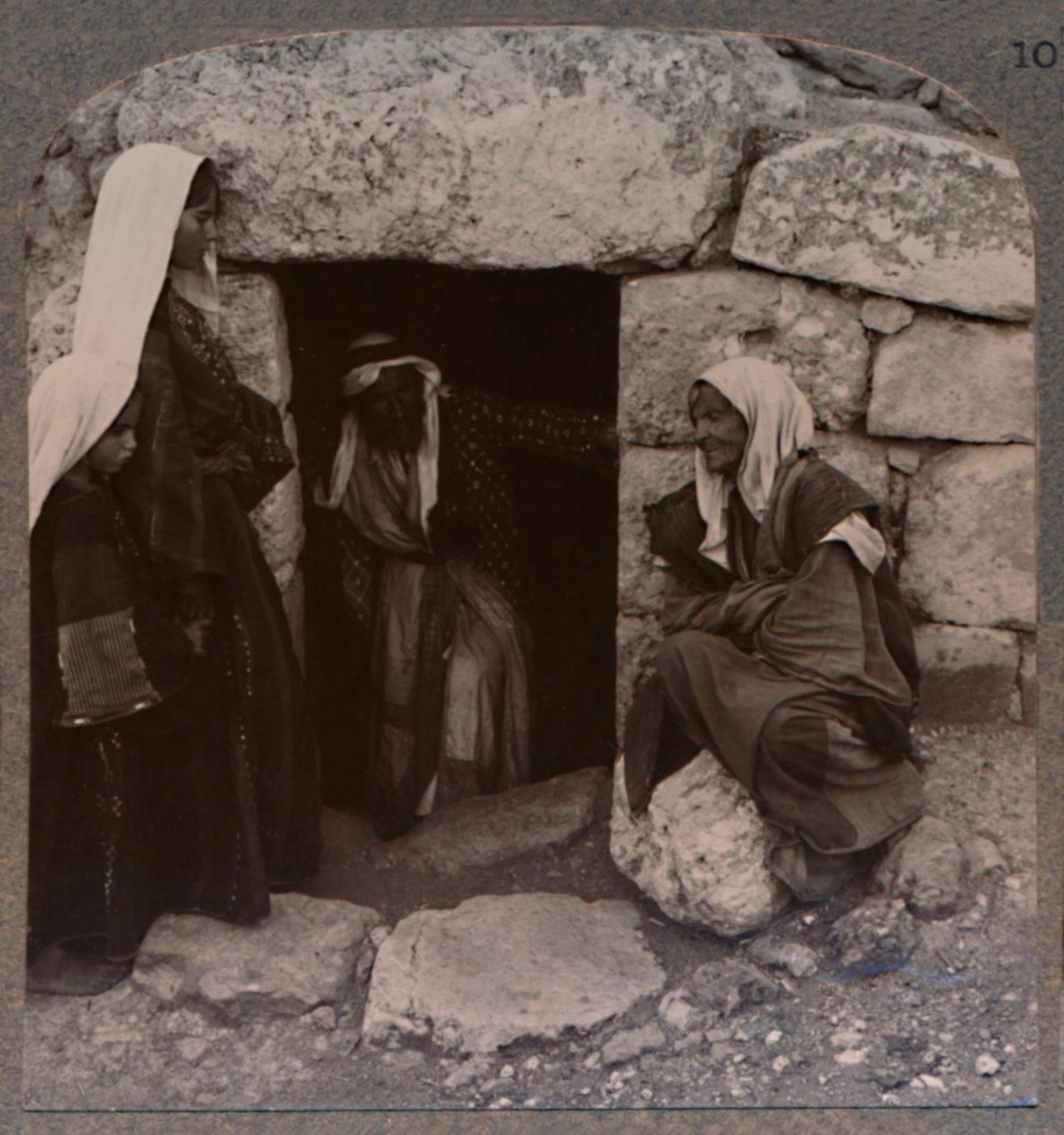 O túmulo de Lázaro, Betânia, c1900 de Unbekannt