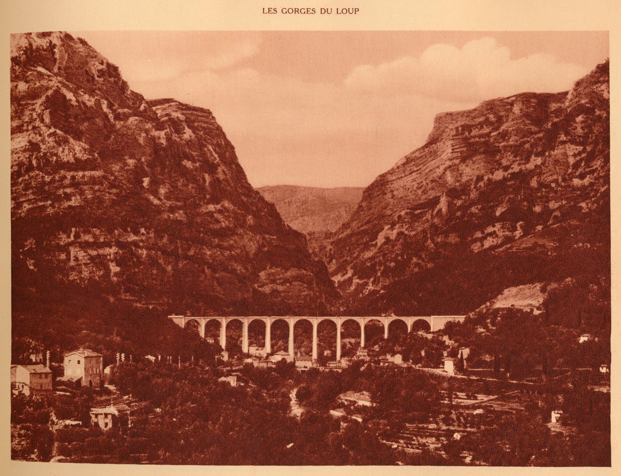 O viaduto e o acesso às gargantas, 1930. de Unbekannt