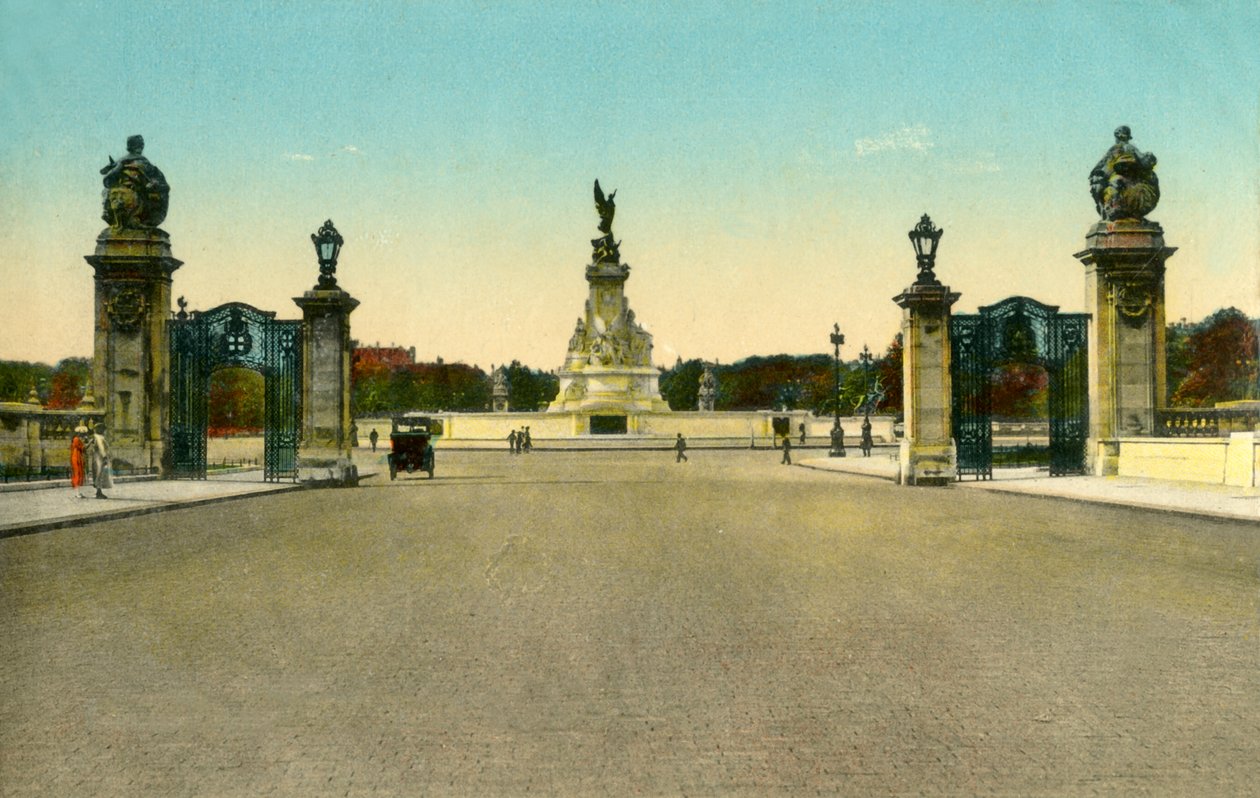 Victoria Memorial, Palácio de Buckingham, Londres, c1910. de Unbekannt