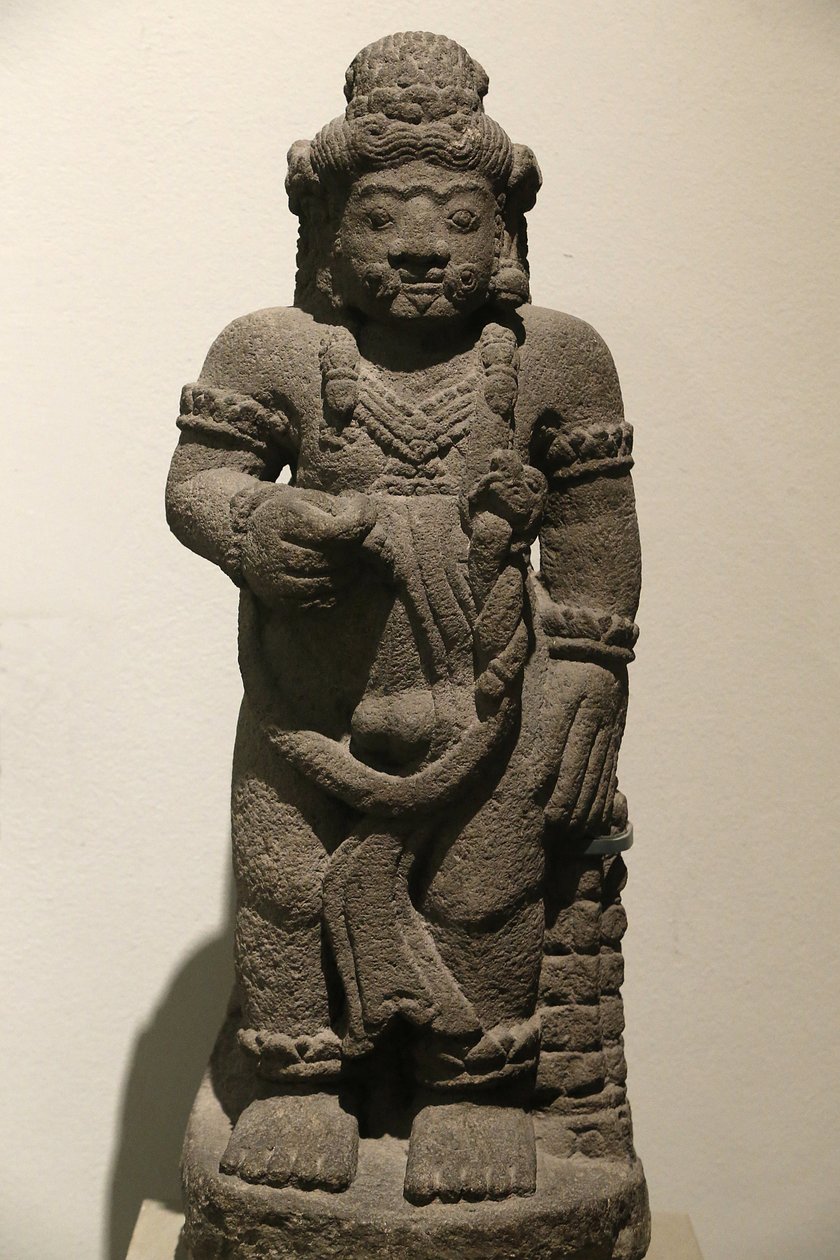 O Museu Victoria e Albert. Figura Guardiã de um Drama Épico. Pedra vulcânica. Indonésia (java oriental). 1400-1500. Período Majapahit. Reino Unido. de Unbekannt