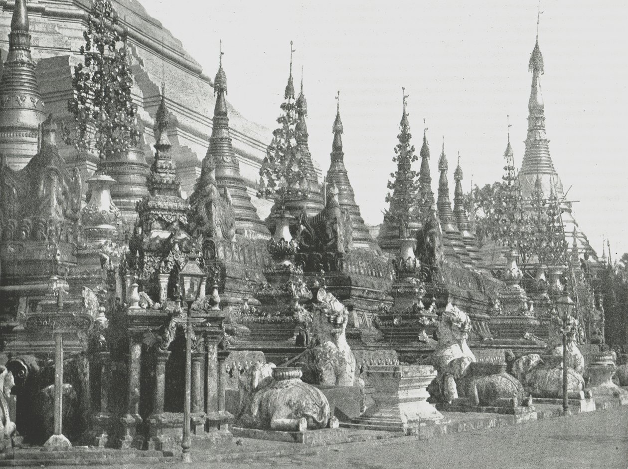 A base do Grande Pagode, Rangum, Birmânia, 1895. de Unbekannt