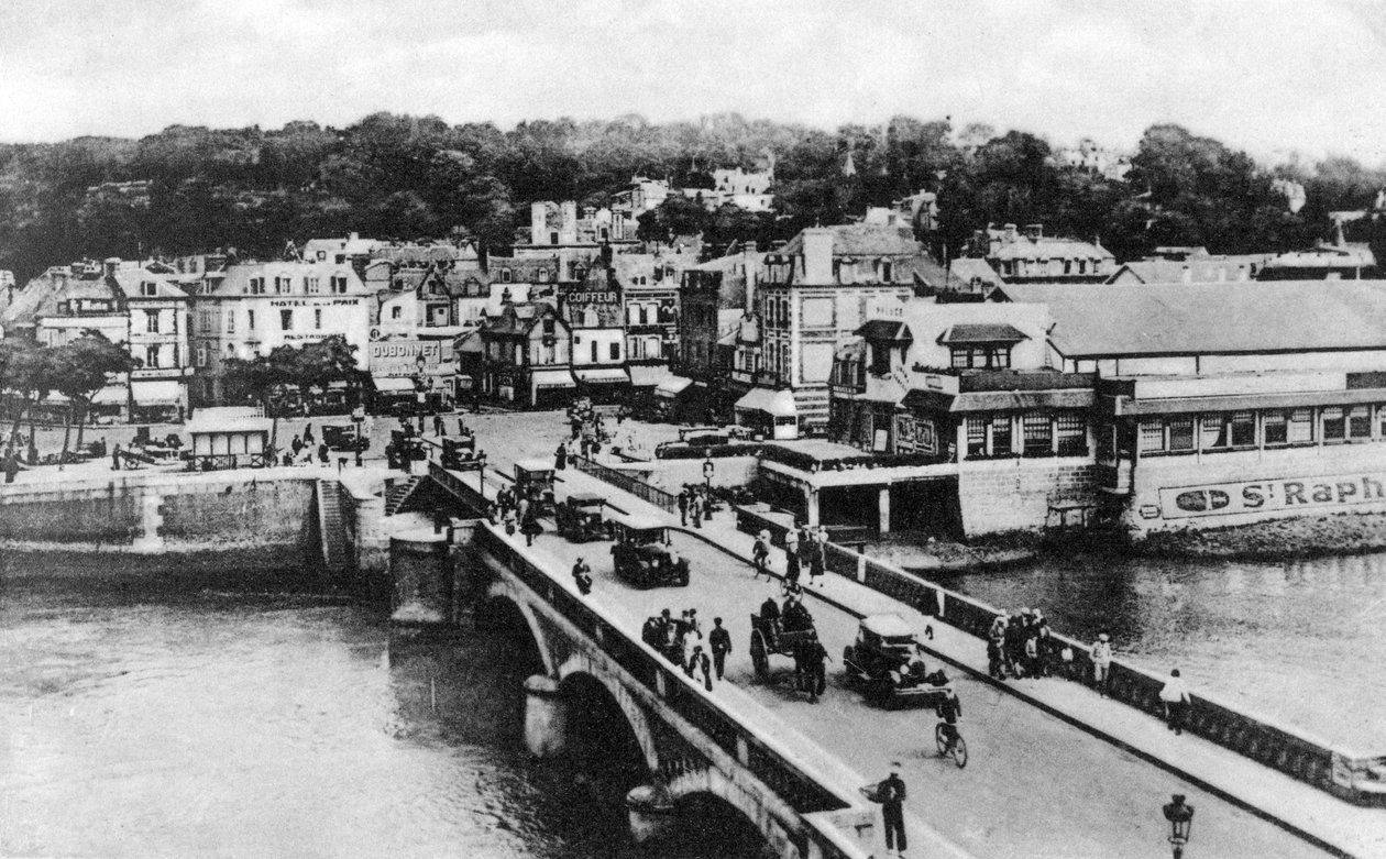 A ponte sobre o rio Touques, Trouville, França, c1920s de Unbekannt