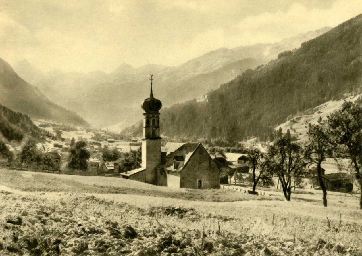 A igreja de Sankt Nikolaus em Gortipohl, Áustria, c1935. de Unbekannt