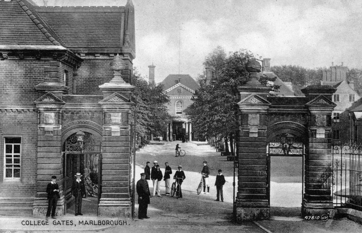 A entrada para o Marlborough College, Marlborough, Wiltshire, início do século XX de Unbekannt