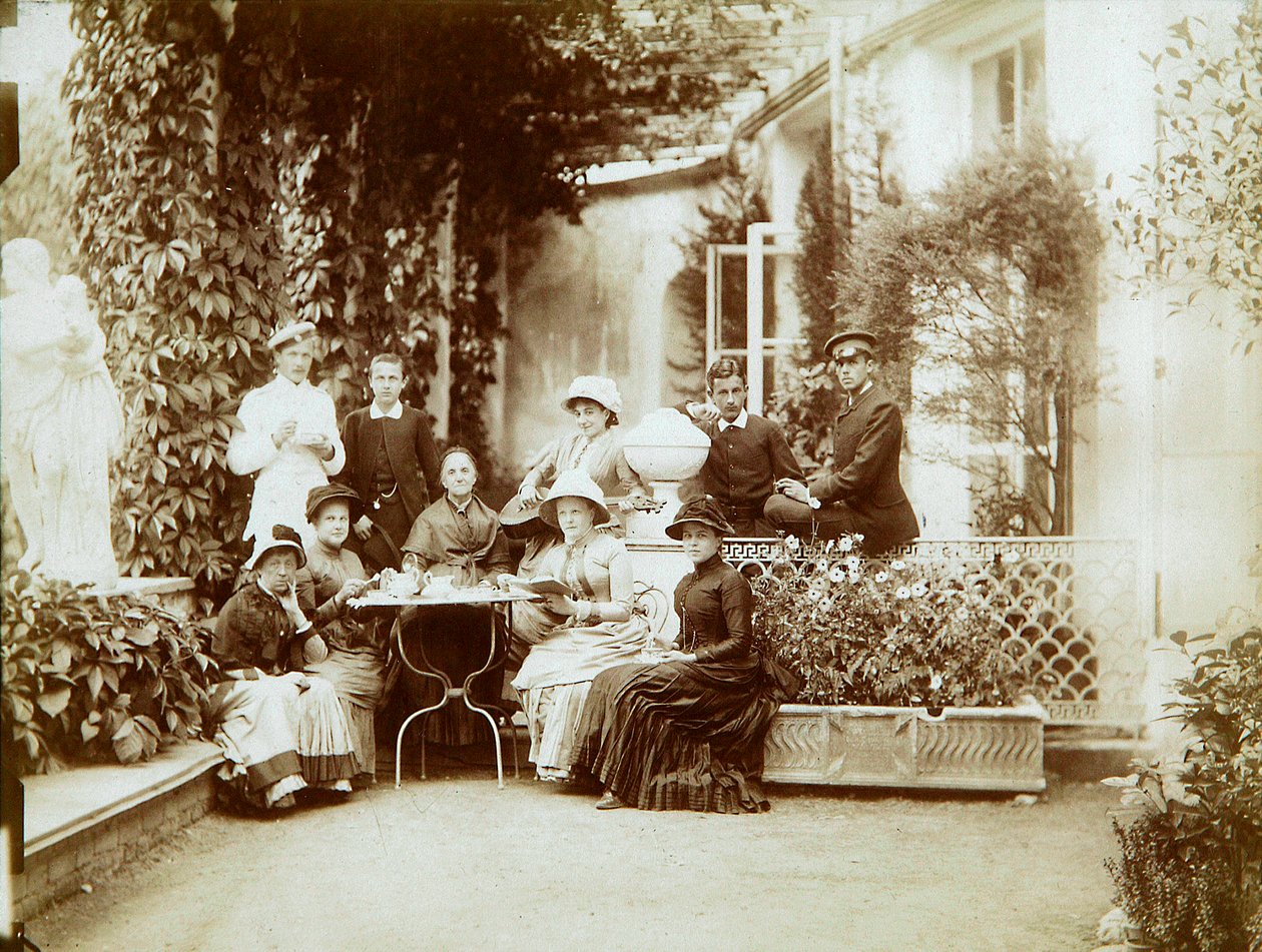 A família do duque Fyodor Uvarov em sua propriedade rural, Porechye, Rússia, década de 1880 de Unbekannt
