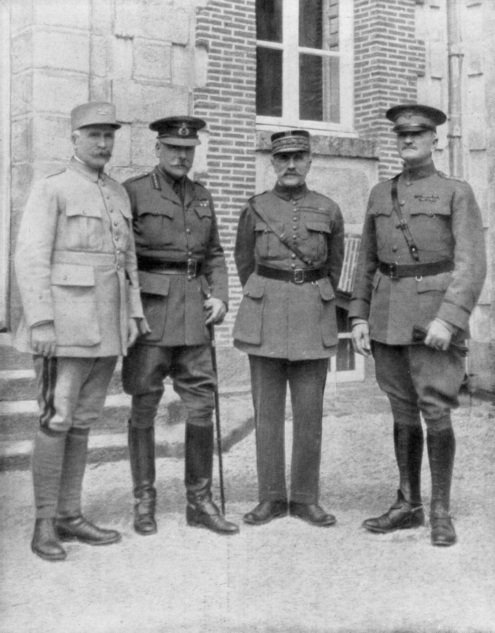 Os quatro comandantes aliados, Chateau Bombon, França, 1918 de Unbekannt