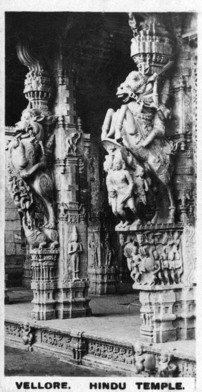 O salão da frente de um templo hindu, Vellore, Índia, c1925 de Unbekannt
