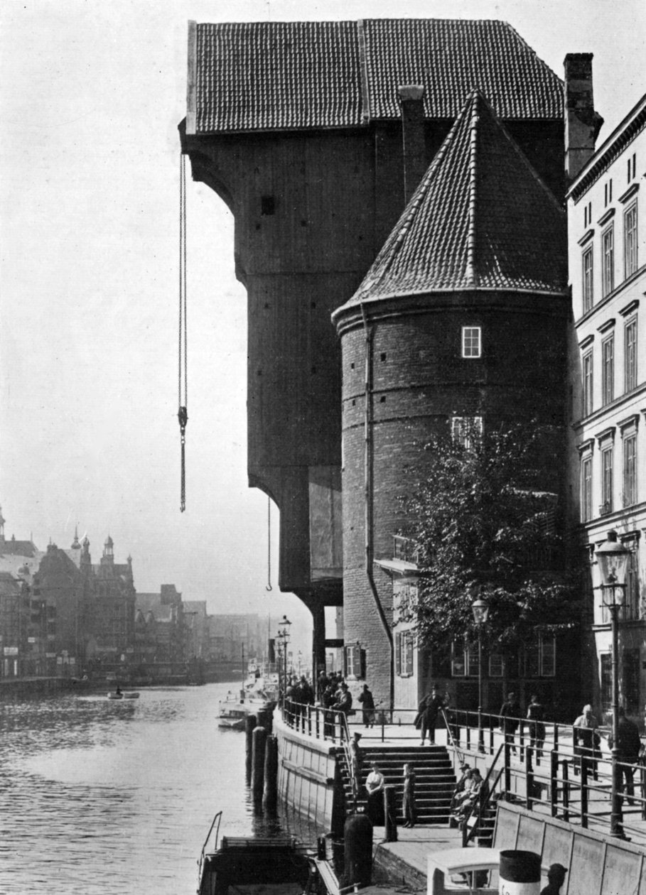 O velho Krantor Crane Gate no rio Mottlau, Gdansk, Polônia, 1926 de Unbekannt