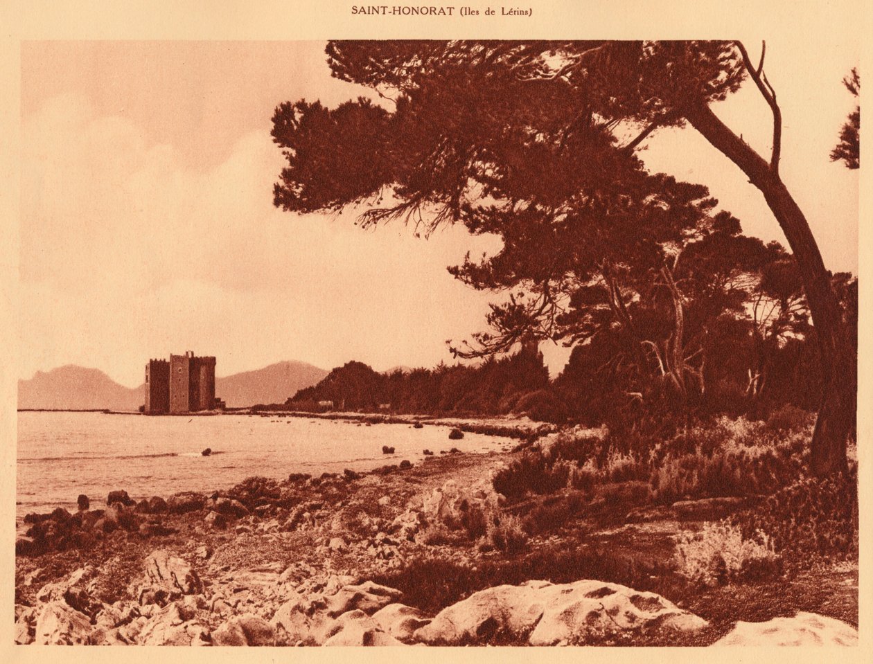 O antigo mosteiro, Saint-Honorat, 1930. de Unbekannt