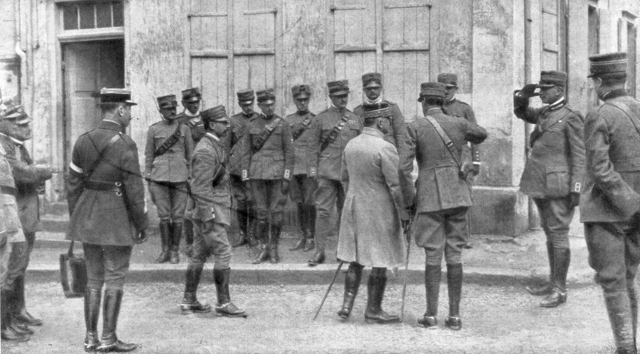 A apresentação do general Franchet dEsperey a um enviado italiano à França, Champagne, 1926 de Unbekannt