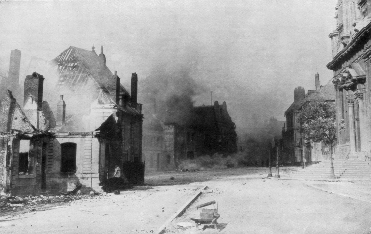 As ruínas de Cambrai, França, Primeira Guerra Mundial, 1918 de Unbekannt