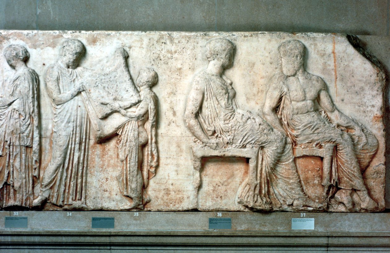 A túnica sagrada de Athena realizada por oficiais do culto, e Athena e Hefistos, 438 aC de Unbekannt