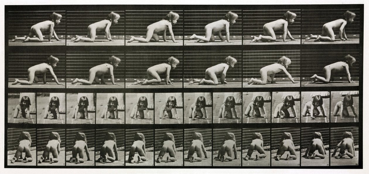 Fotografias de uma criança rastejando no tempo de Unbekannt