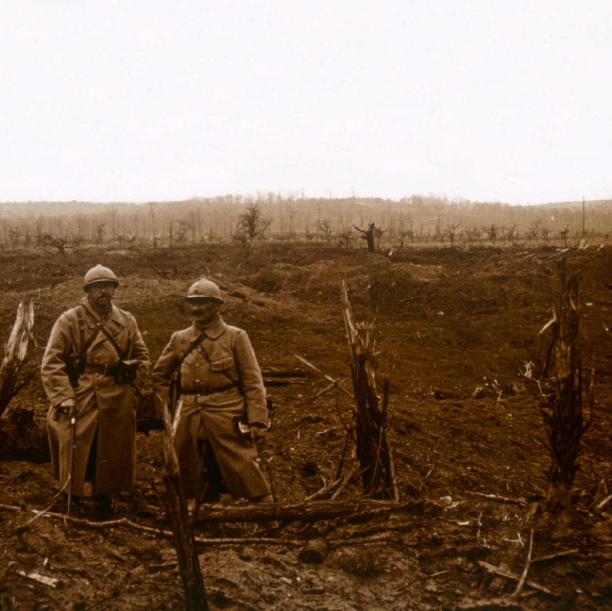 Em direção a La Malmaison, norte da França, c1914-c1918. de Unbekannt