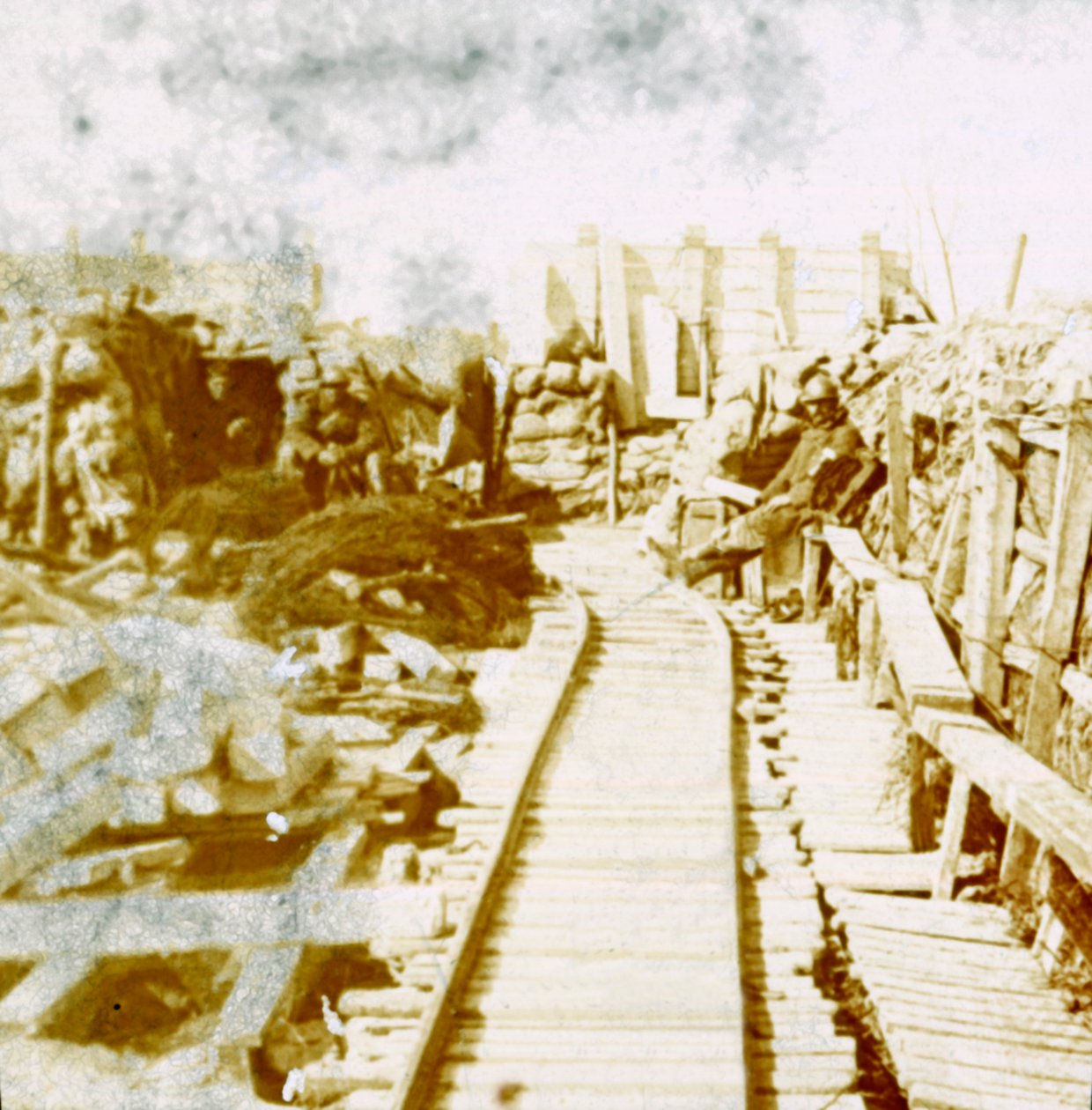 Trincheiras e linha ferroviária, Yser sul, Diksmuide, Bélgica, c1914-c1918 de Unbekannt