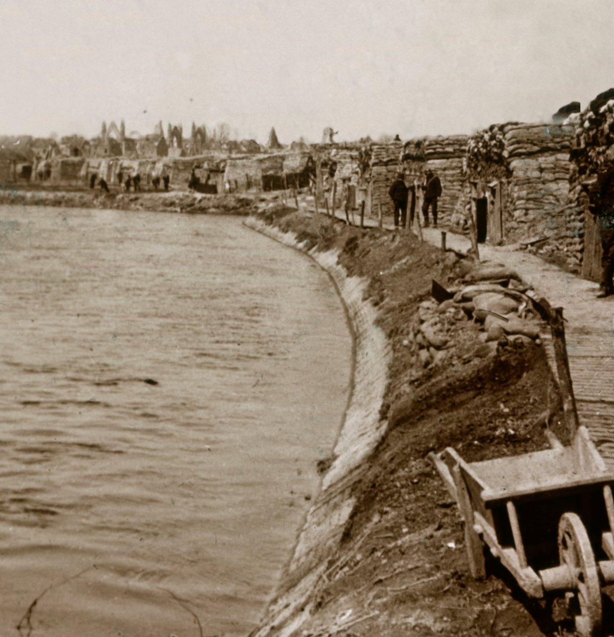 Trincheiras em Nieuwpoort, Flandres, Bélgica, c1914-c1918 de Unbekannt