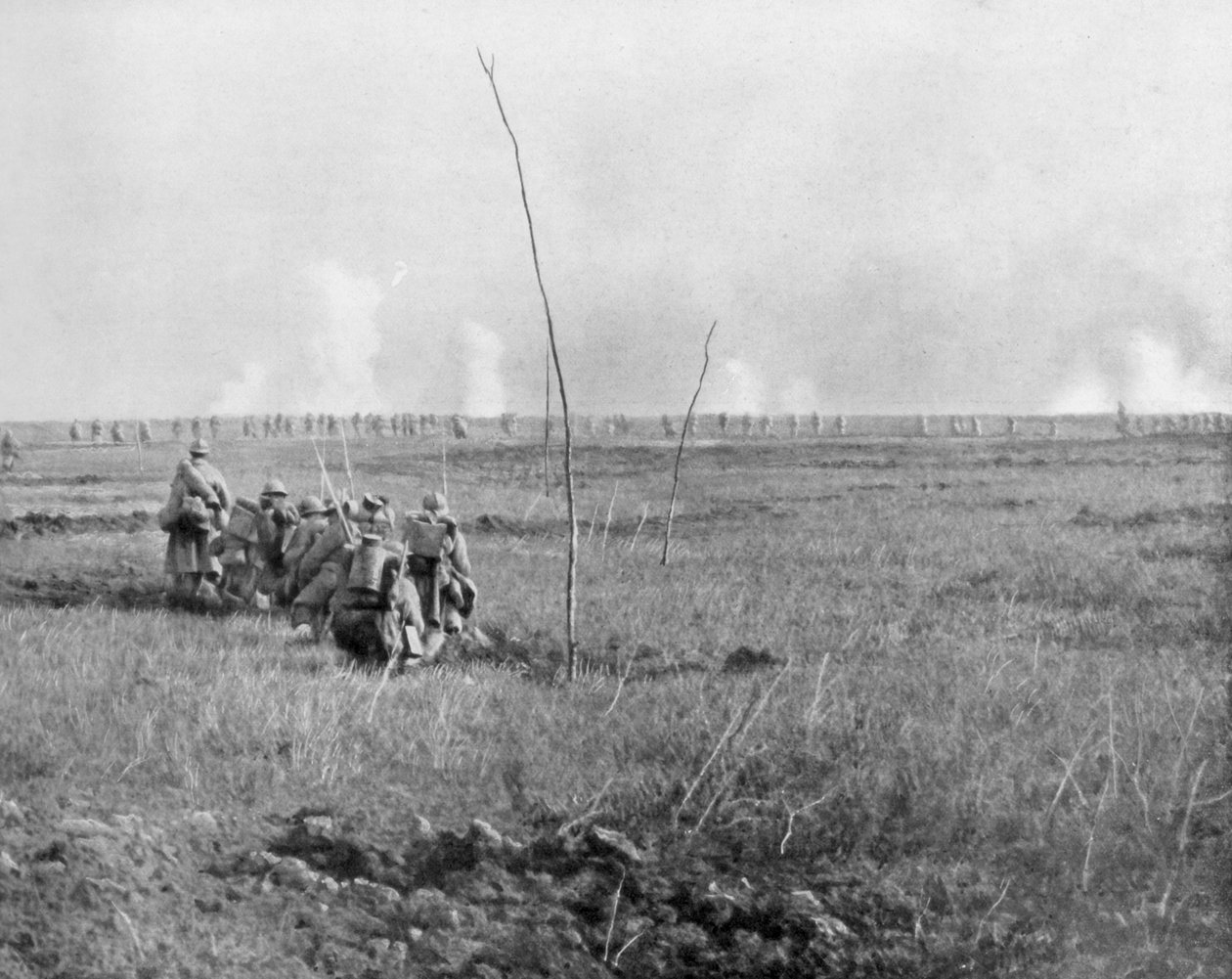 Tropas atacando trincheiras inimigas, Chemin des Dames, França, Primeira Guerra Mundial, 5 de maio de 1917 de Unbekannt