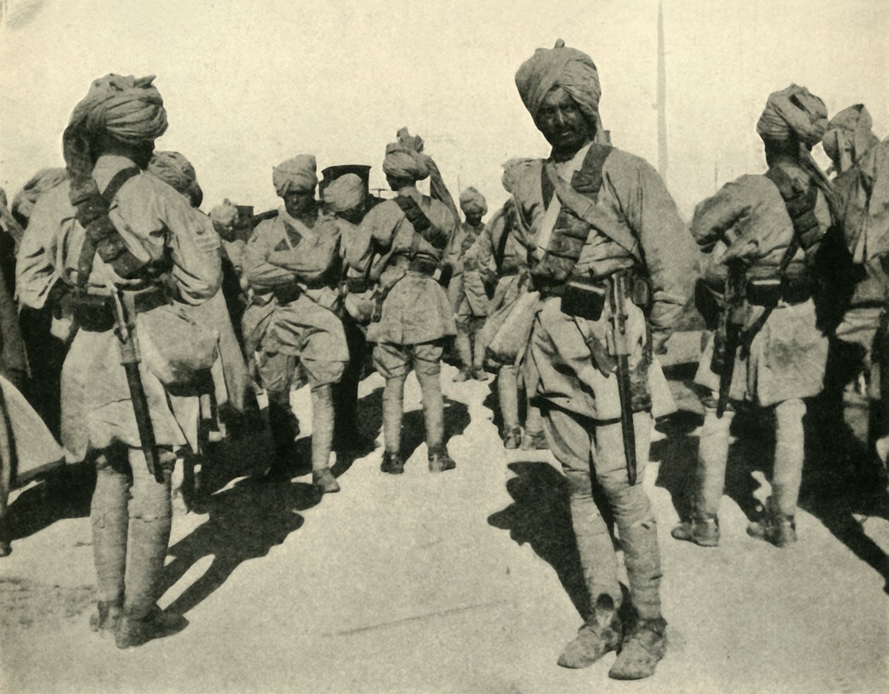 Tropas da Brigada Sirhind, Flandres, Primeira Guerra Mundial, 1914, c1920. de Unbekannt