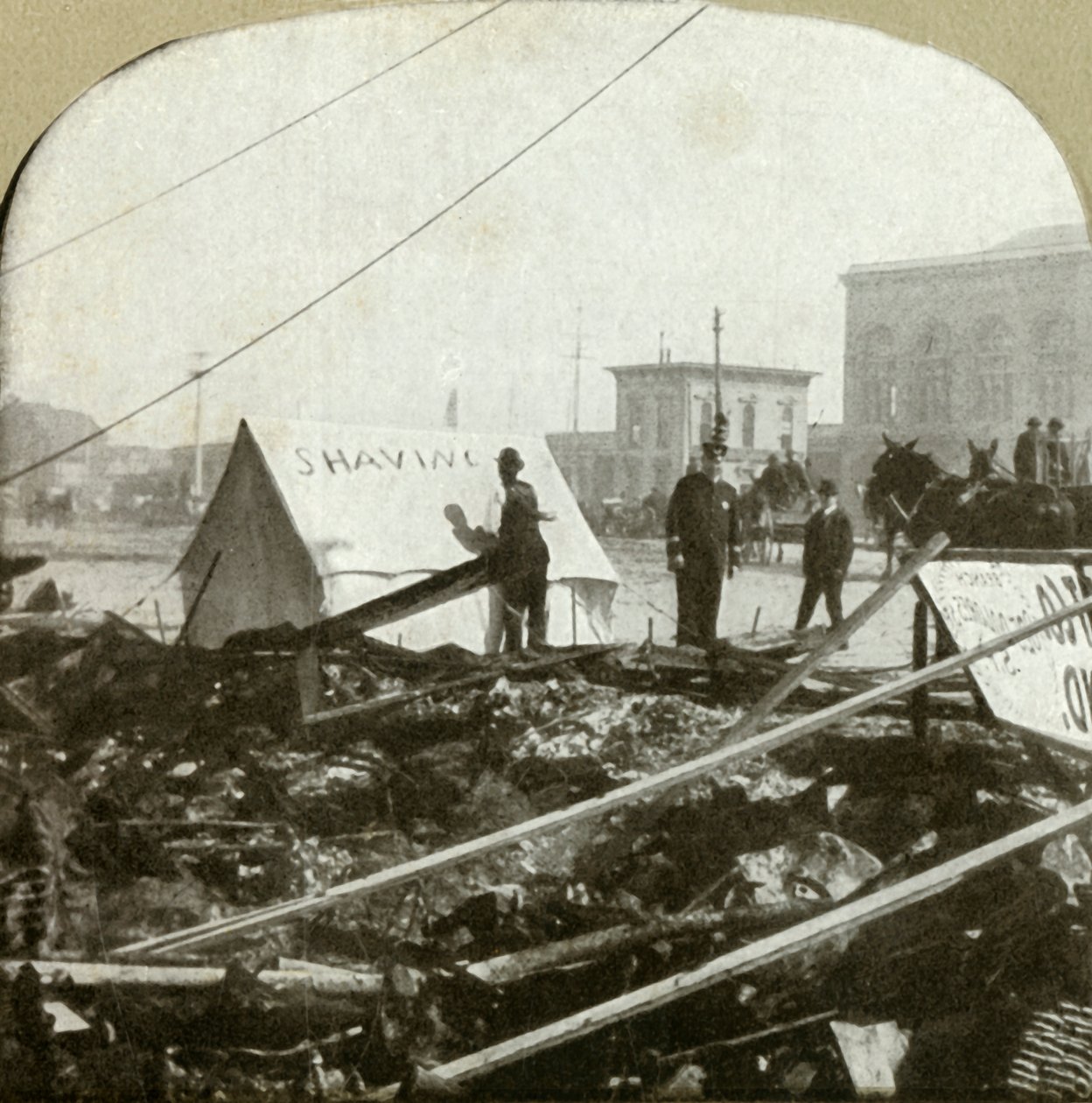 Verdadeiro grão - sinal de pintura de barbeiro na barraca esticada na calçada do antigo local, 1906. de Unbekannt