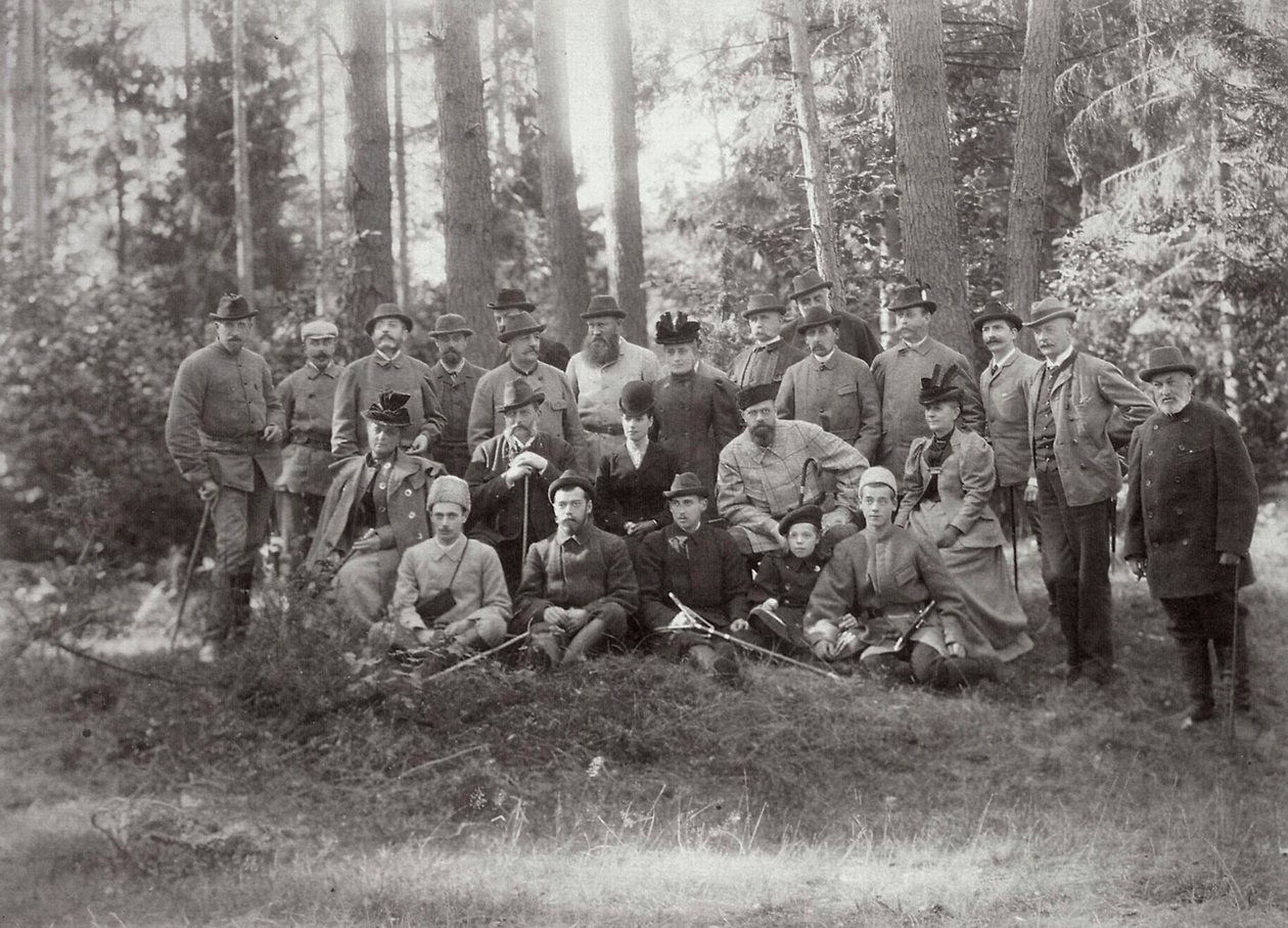 Czar Alexandre III com família e amigos em uma caçada na Floresta Bialowieza, Rússia, 1894 de Unbekannt