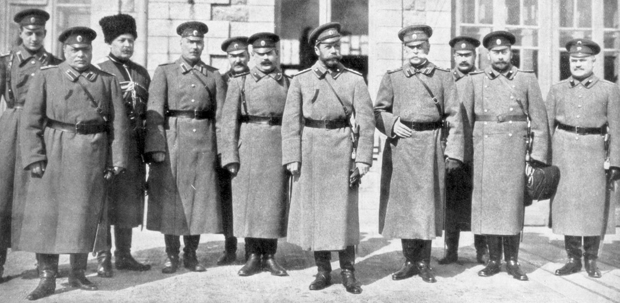 O czar Nicolau II da Rússia e seus generais e funcionários, 1917 de Unbekannt