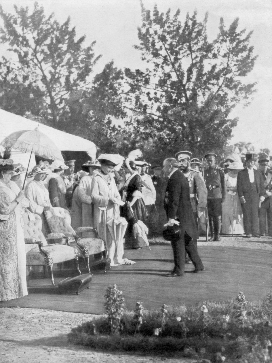 O czar Nicolau II visitou o presidente francês Poincaré, Krasnoye Selo, Rússia, 22 de julho de 1914. de Unbekannt