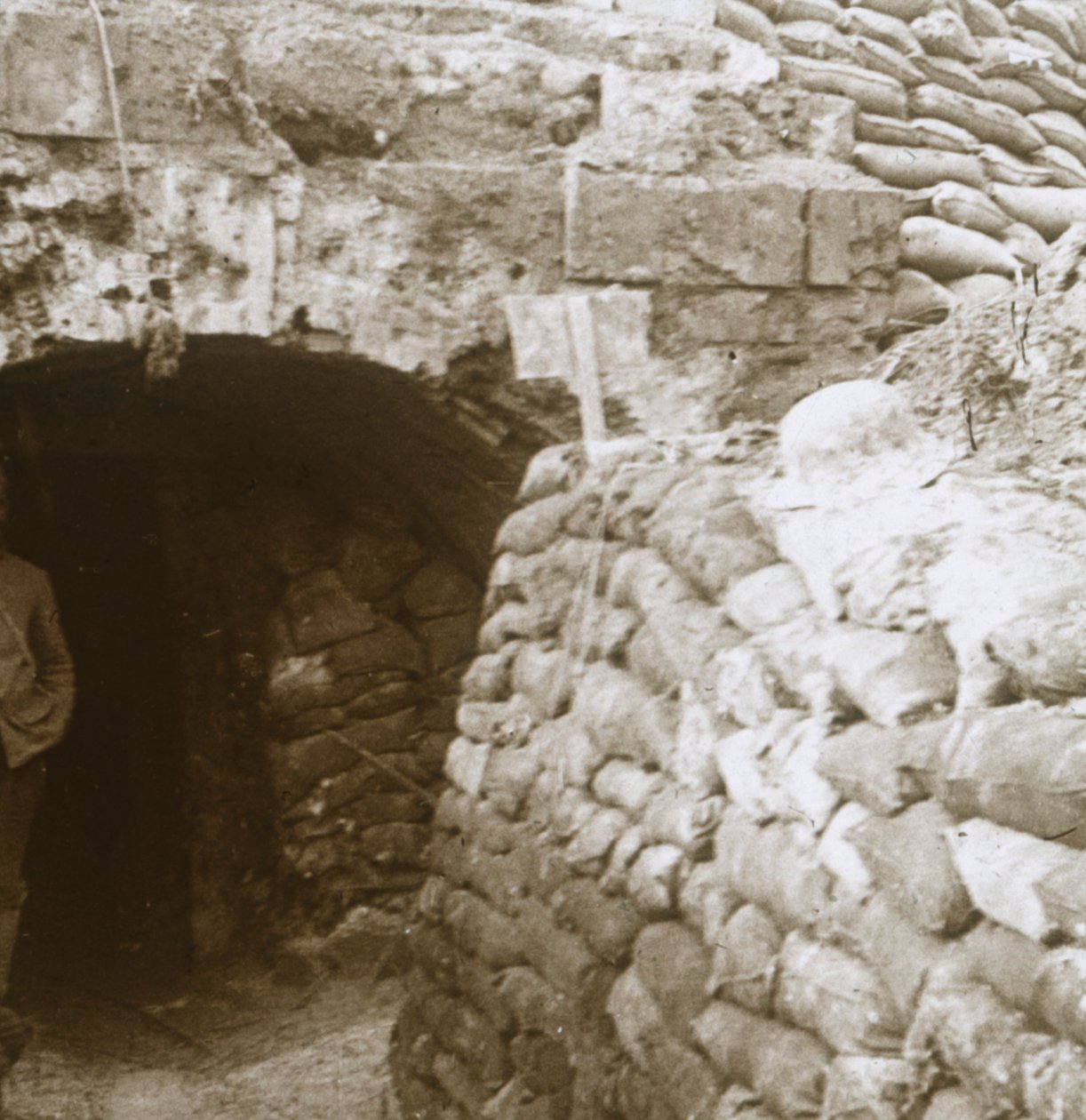Túnel, Mt Casque, França, c1914-c1918 de Unbekannt