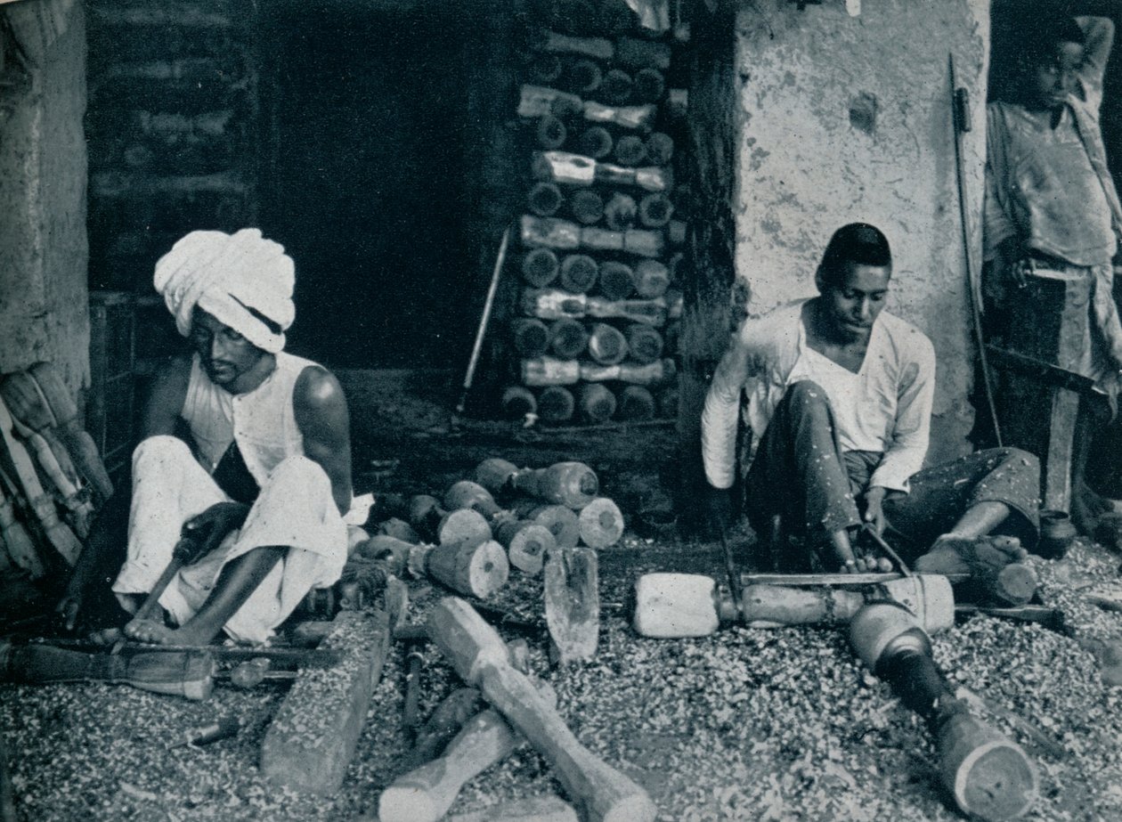 Virando as pernas da cama de madeira, c1942 de Unbekannt