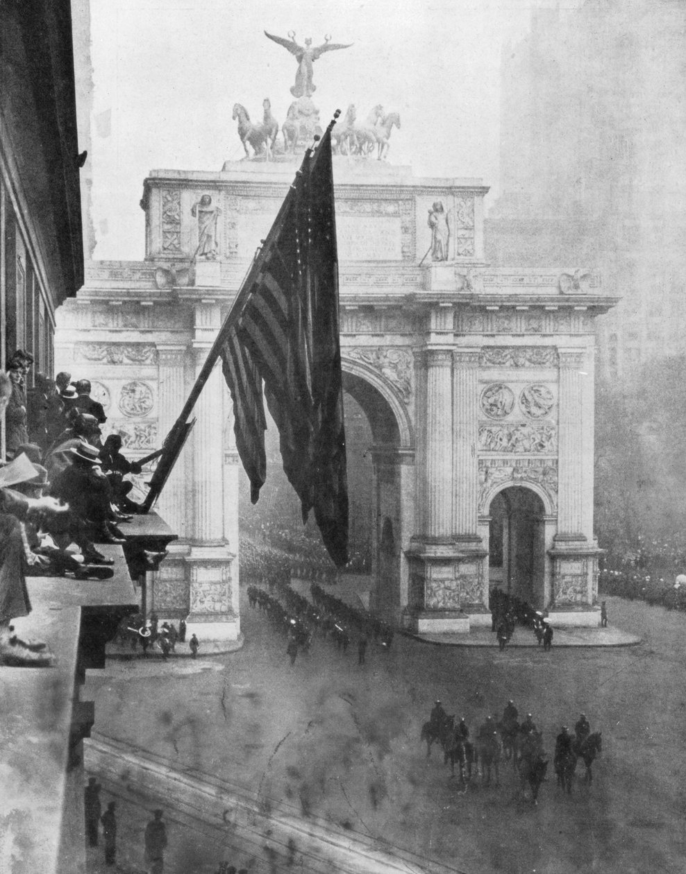 1º Exército dos EUA passando pelo Arco da Vitória, Madison Square, Nova York, EUA, 10 de setembro de 1919 de Unbekannt