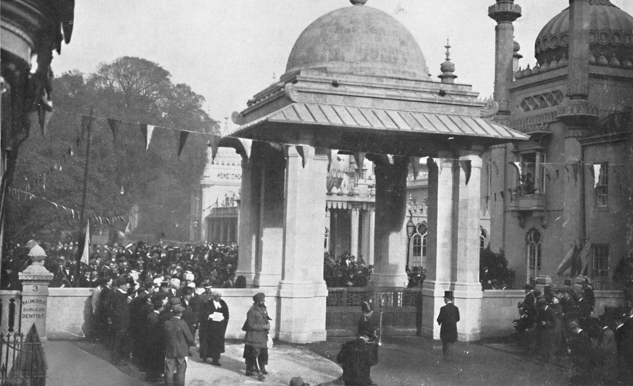 Inauguração do Indian Memorial Gateway pelos marajás de Patiala, 26 de outubro de 1921, 1939. de Unbekannt