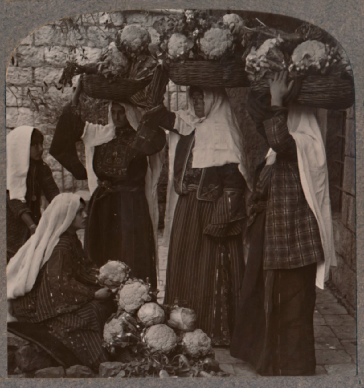 Vendedores de vegetais, Jerusalém, c1900 de Unbekannt